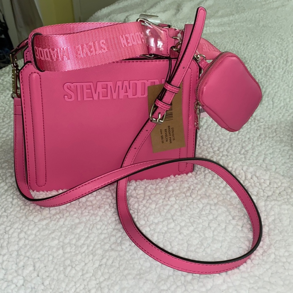NWT Steve Madden (Bevelyn) Crossbody Bag w/ AirPod Pouch- Bright Pink
